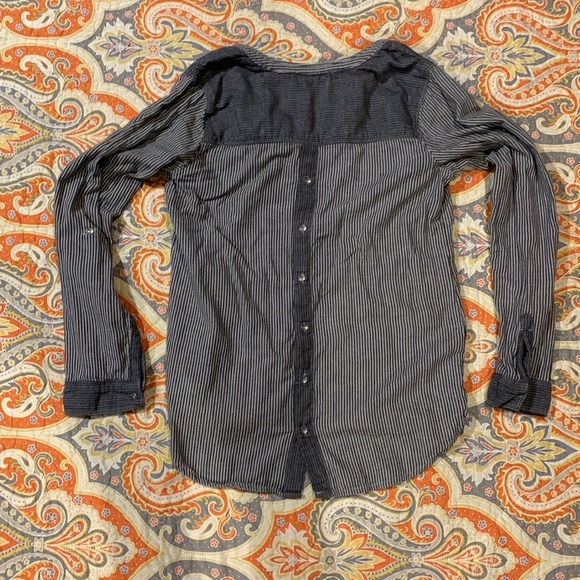 C&C California Blue Striped Chambray Top - Picture 4 of 5